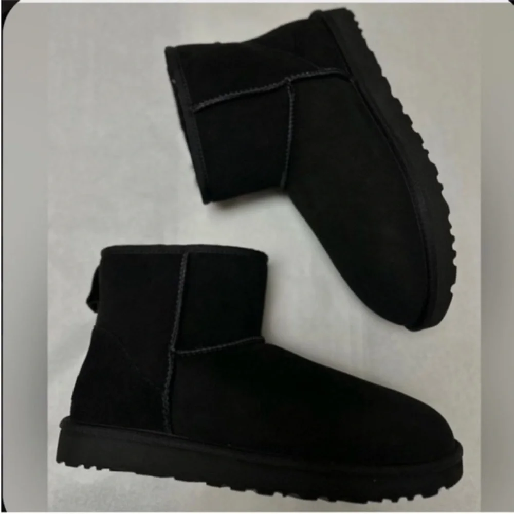 UGG Classic Mini II Boots in Black